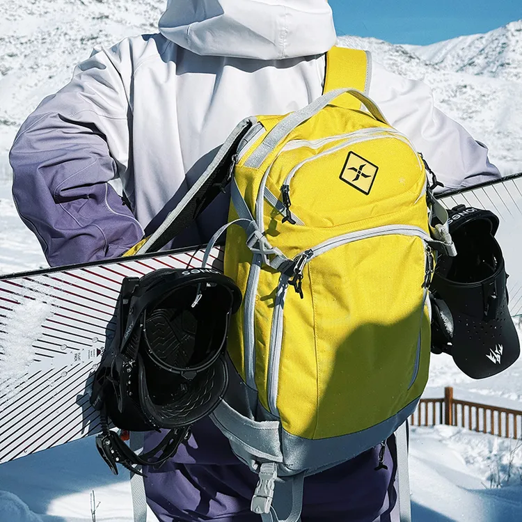 新款滑雪背包双肩野雪背包单板双板滑雪包可背单板双板登山包30L