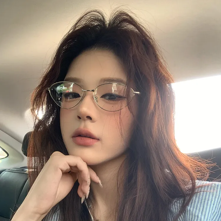 韩系银丝猫眼眼镜女气质显脸小ins高级感素颜神器眼镜框可配度数