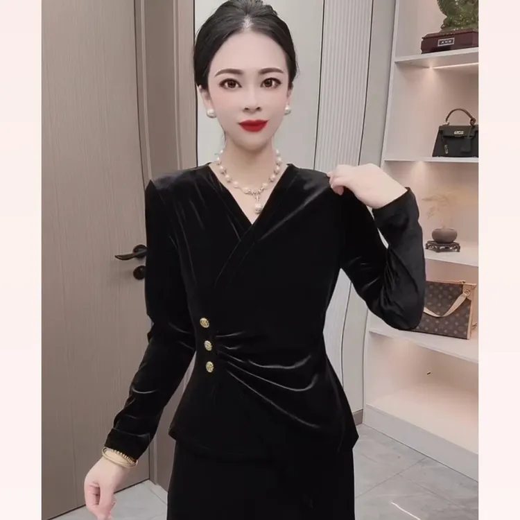 高级感金丝绒秋冬新款韩系V领收腰款气质修身长袖不规则打底衫