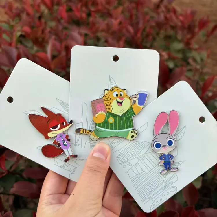 合金亚克力胸针 疯狂动物城2联名合金徽章亚克力旋转纪念收藏徽章