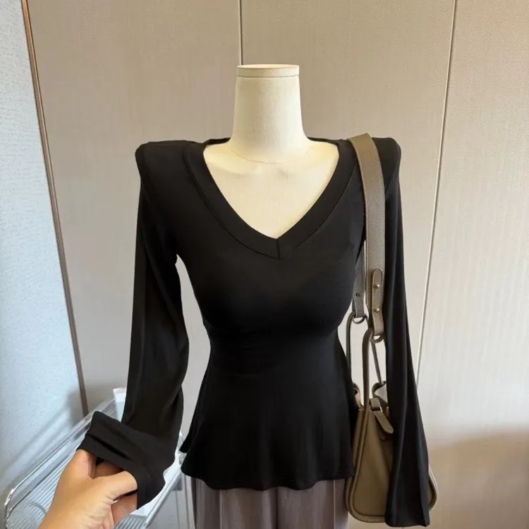 怡尔家大码{垫肩加厚磨毛v领面膜T}显瘦打底衫V领紧身长袖T恤