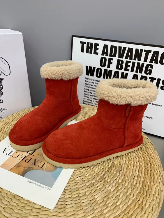 加厚时尚雪地靴套筒雪地靴冬季胶粘百搭真皮加绒中筒保暖短筒