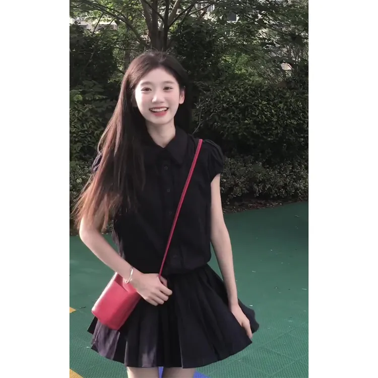 连衣裙2025夏季新款女韩系穿搭翻领短袖收腰显瘦设计感百褶裙子