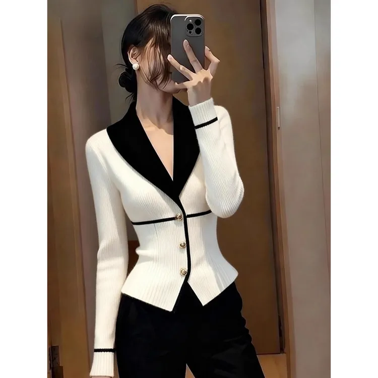 法式气质高端黑白拼接针织上衣女秋冬新款设计感小众掐腰针织上衣