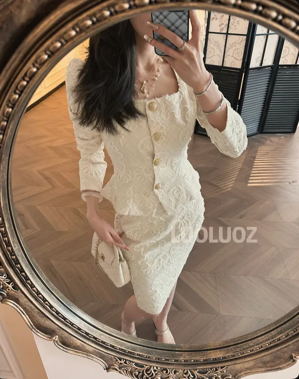 【现货】LUOLUOZ【游园街灯】气质轻奢上衣＋时尚半身长裙两件套JF958