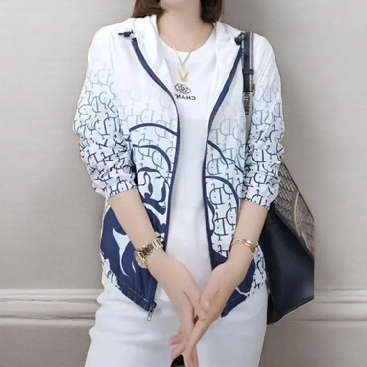 设计感印花连帽防晒外套2025夏季新款时尚高级感宽松显瘦外套潮流