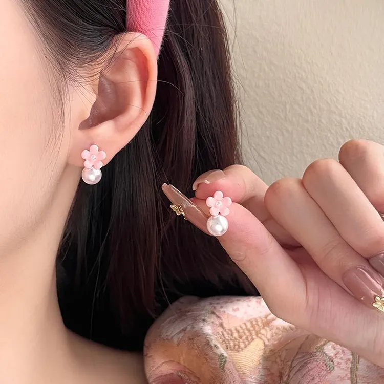 铁合金锆石耳饰 甜美少女珍珠耳钉粉白花朵耳环女小众设计感小巧