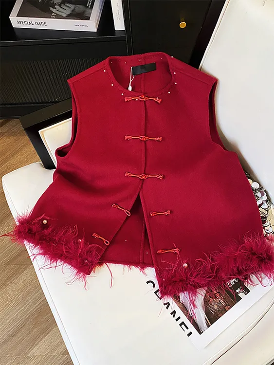 新中式红色喜庆马甲女盘扣拼接毛毛国风时髦背心上衣2025冬季新款