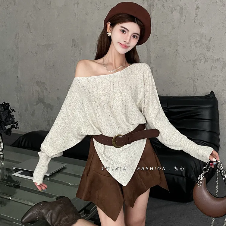 【苏苏】-自成焦点慵懒小衫辣妹纯色慵懒斜肩针织衫(配腰带)