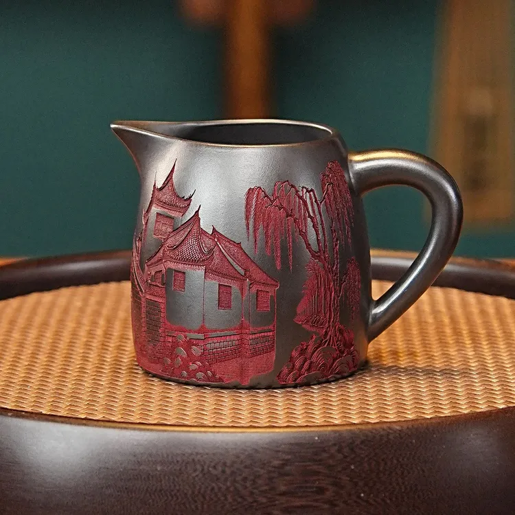 宜兴全手工紫砂茶具 原矿石黄泥料刻绘烟雨入江南公道杯品茗杯