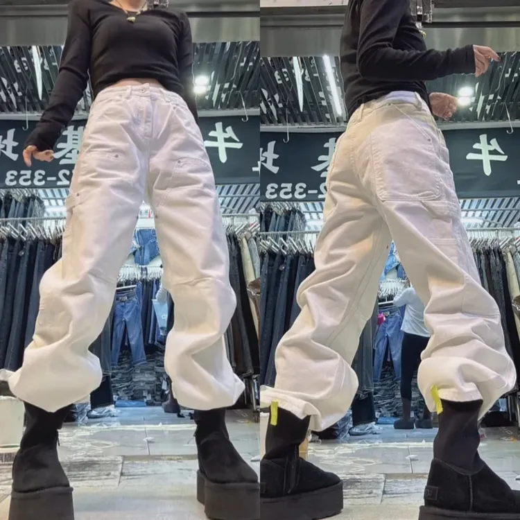 景倩妮白色重工设计弯刀牛仔裤2025年冬季新款加绒显瘦窄版阔腿裤