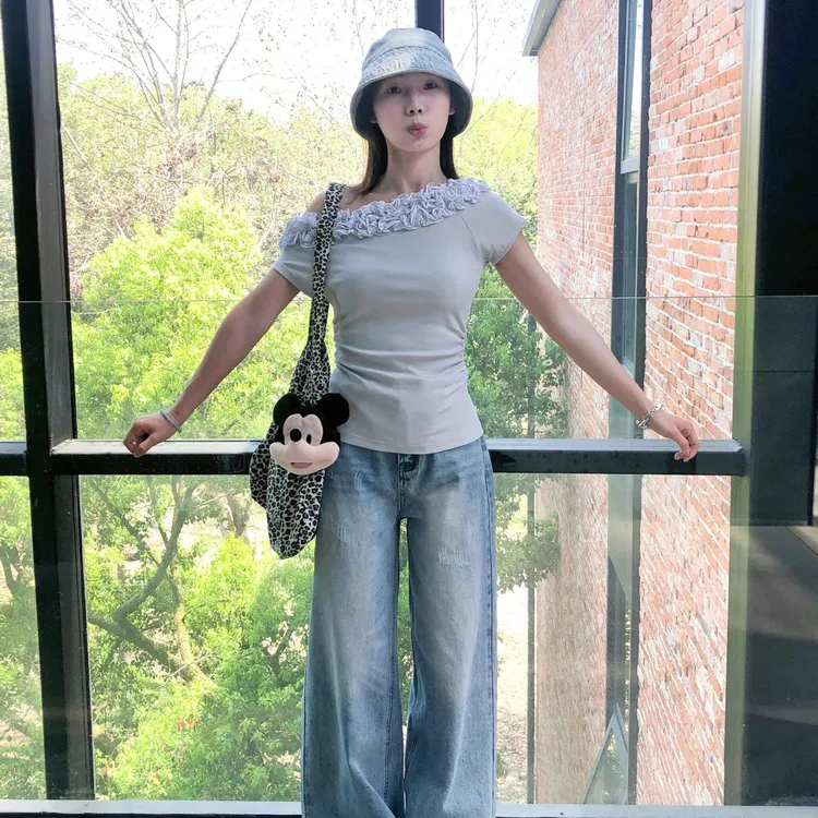 2025夏季时尚新款洋气衣服女小众女装设计感上衣休闲风百搭牛仔裤