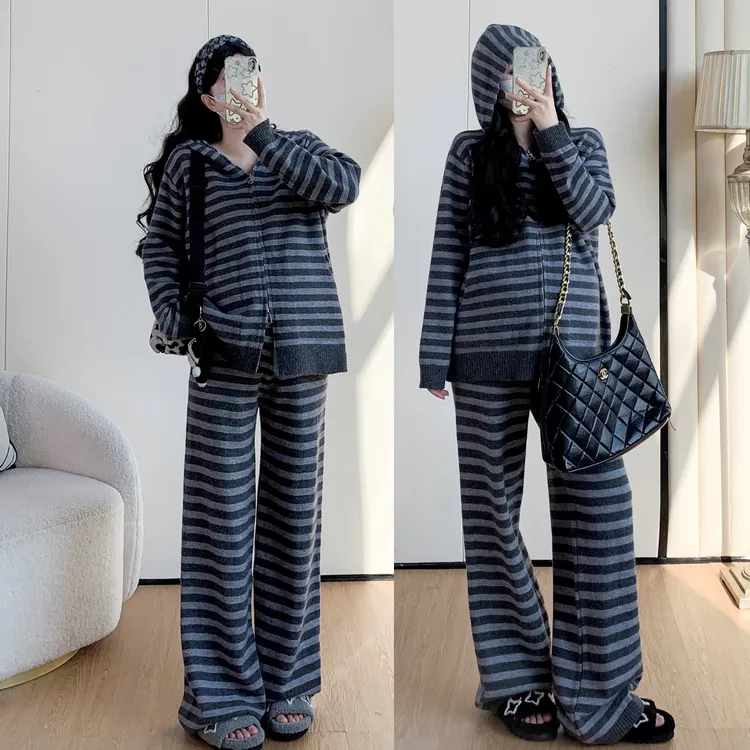 时髦孕妇毛衣套装2025秋冬新款时尚连帽针织上衣外套阔腿裤两件套