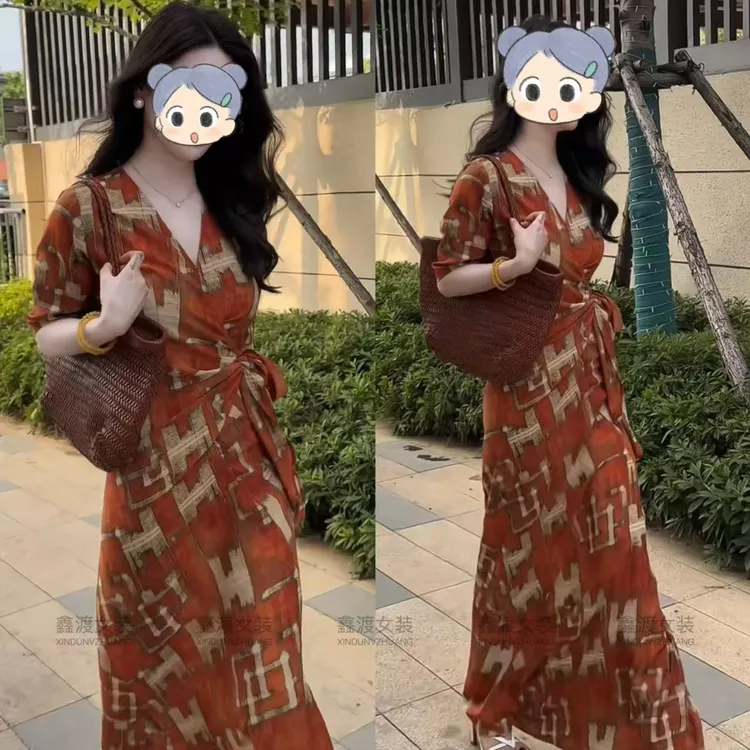 2025夏季新款时尚显瘦气质女士网红洋气连衣裙百搭款D5711