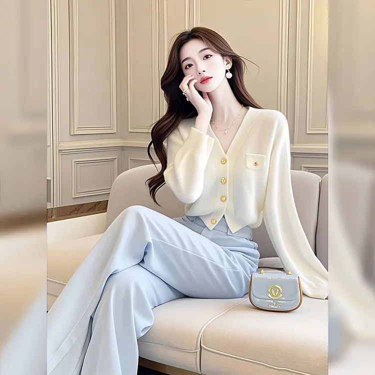 白色V领短款毛衣开衫女装2025新款早秋季韩系穿搭纯欲气质上衣