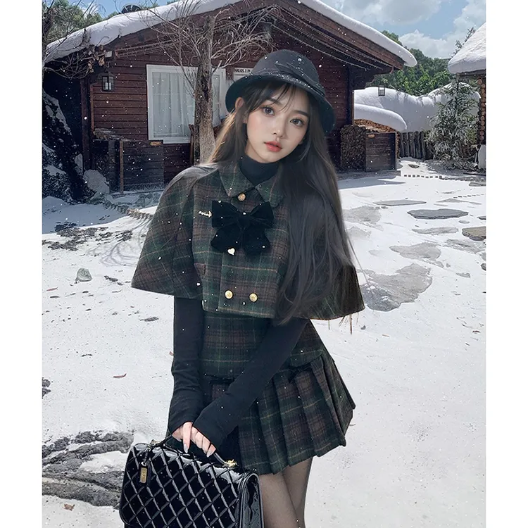 2024年新款韩版英伦学院斗篷披肩格纹高级洋气外套百褶半身裙套装