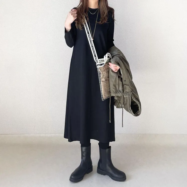 现货！秋冬新款日韩乐天热卖圆领长款宽松显瘦长袖连衣裙