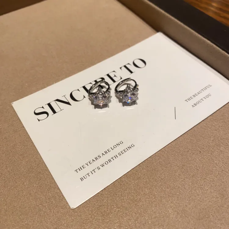 铜合金大理石耳饰 超闪五角星耳环女简约百搭通勤小众高级感耳扣