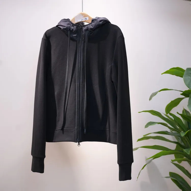 一席之地2025秋冬新款简约时尚百搭针织保暖连帽休闲短外套