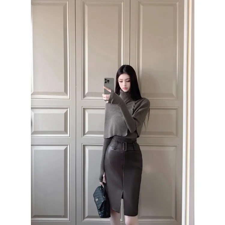 秋冬慵懒风高领披肩斗篷针织衫毛衣两件套女pu皮开叉直筒裙套装