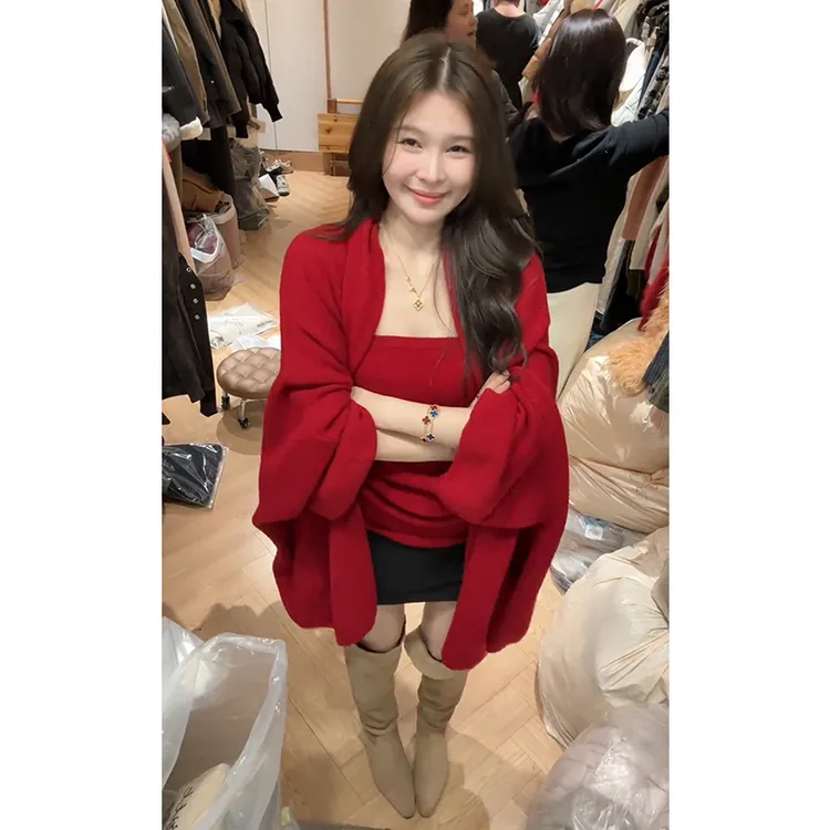秋冬流行穿搭一整套女2025新款圣诞红色开衫吊带百搭短裙三件套