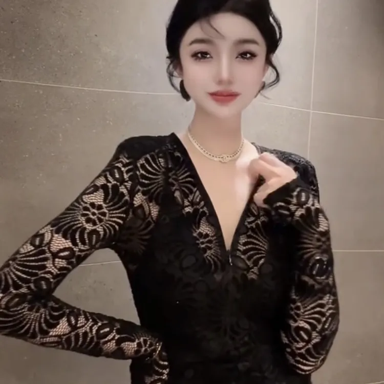 欧货2025年秋冬新款V领植绒蕾丝衫女微透性感打底衫显瘦百搭上衣t
