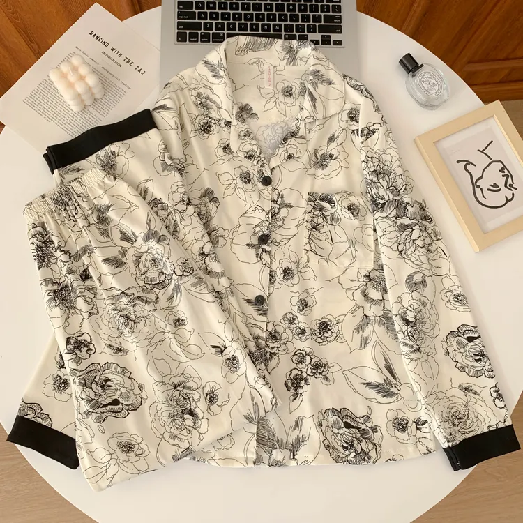 2025新款春秋长袖长裤开衫翻领休闲睡衣女甜美卡通家居服宽松套装