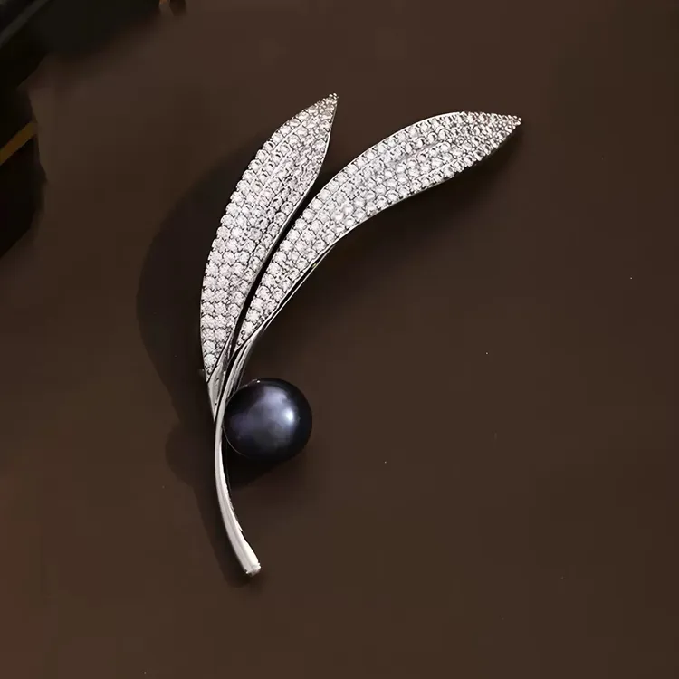 合金仿珍珠胸针 一叶知秋叶子胸针百搭胸花小众别针轻奢西装配饰