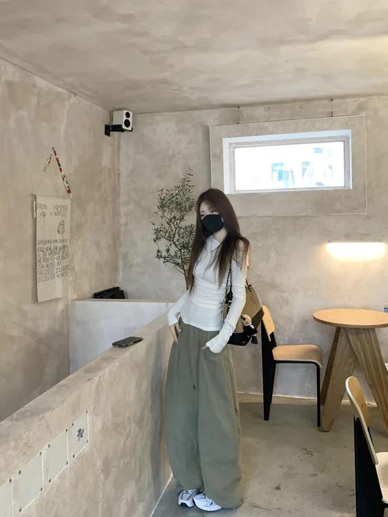 法式斜领性感长袖T恤女2025春季小众绑带修身显瘦上衣阔腿长裤子