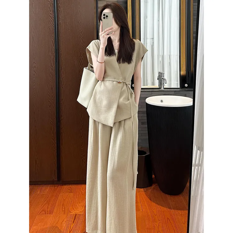 2025超火夏装一整套干练气质轻奢高级感女人味卡其色马甲套装裤女