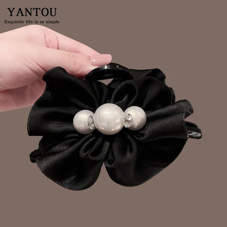 高端精致珍珠褶皱花朵抓夹2025年新款时尚显头型好看鲨鱼夹发量多