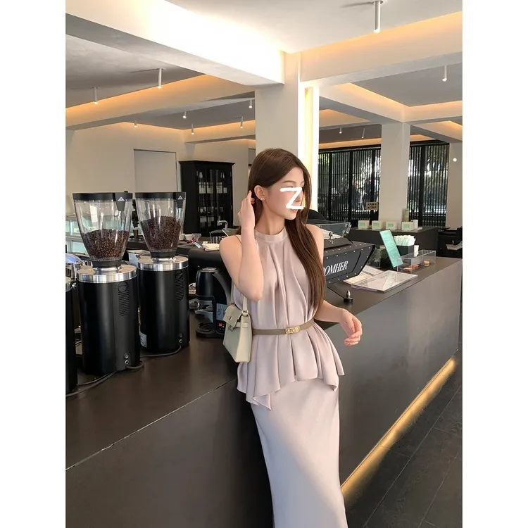 【袅袅白月】夏季法式气质轻奢显瘦缎面挂脖上衣半身裙两件套装女