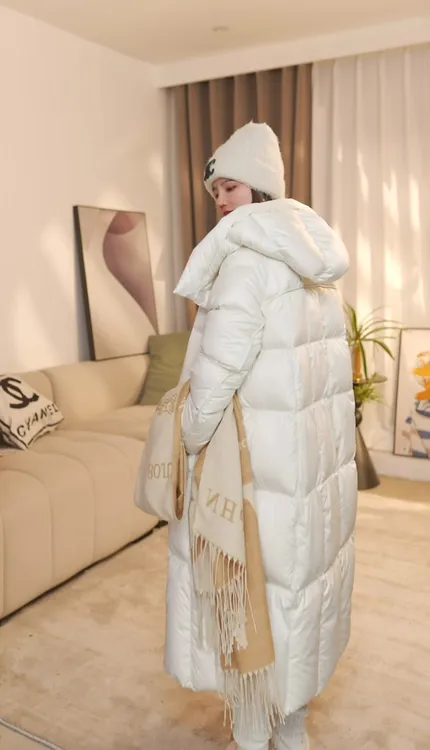 25新款塔夫绸珠光缎面95新国标白鹅绒【帽子可拆】长款羽绒服YR923