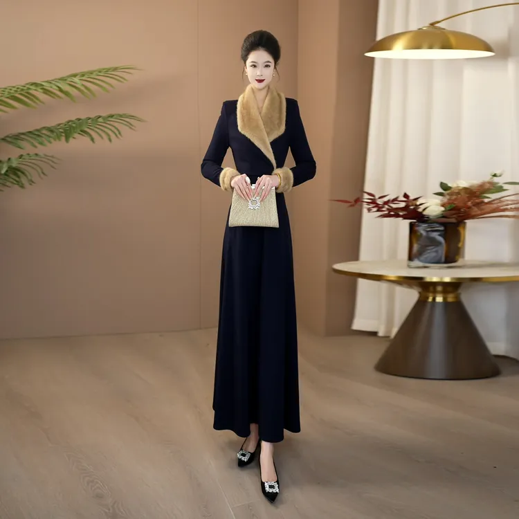 2025年秋冬新款加厚保暖连衣裙遮肉显瘦收腰高级感大摆裙285