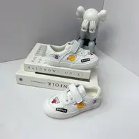 9038芭芭鸭小童秋季运动风运动女童春秋板鞋女运动鞋轻便