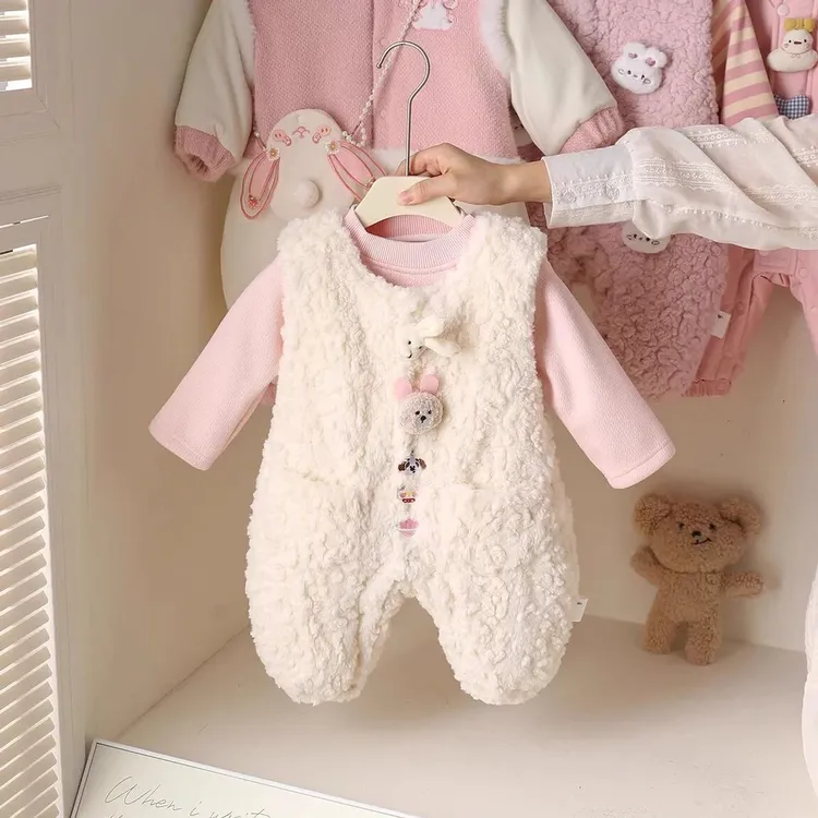 女童套装秋冬装连体衣背带裤超萌冬季婴儿衣服超厚宝宝爬服加绒