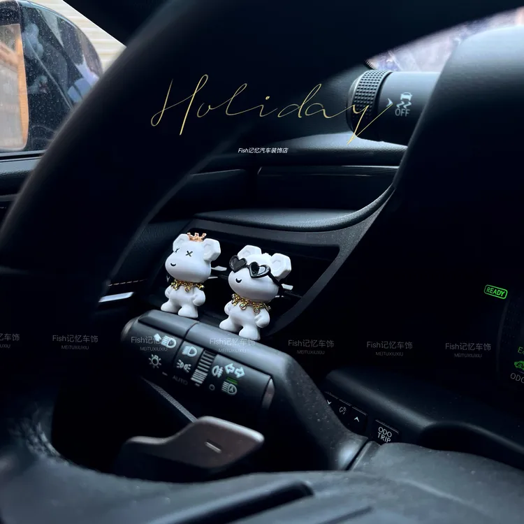 ins新款项链小熊车载香熏汽车出风口装饰香水持久扩香石高档摆件