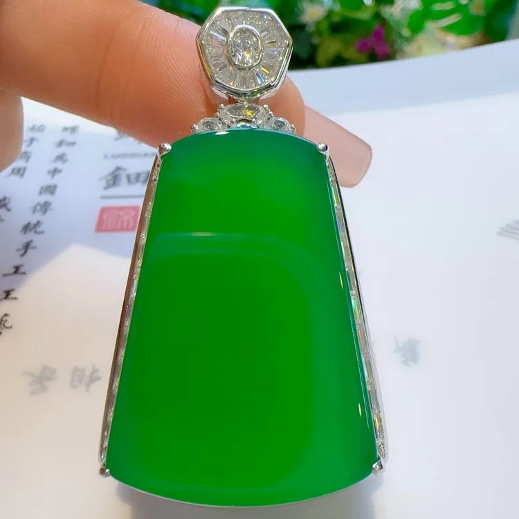 QIAOZUN/巧尊天然玉髓无事牌吊坠挂件翠色毛衣链百搭新中式高品质