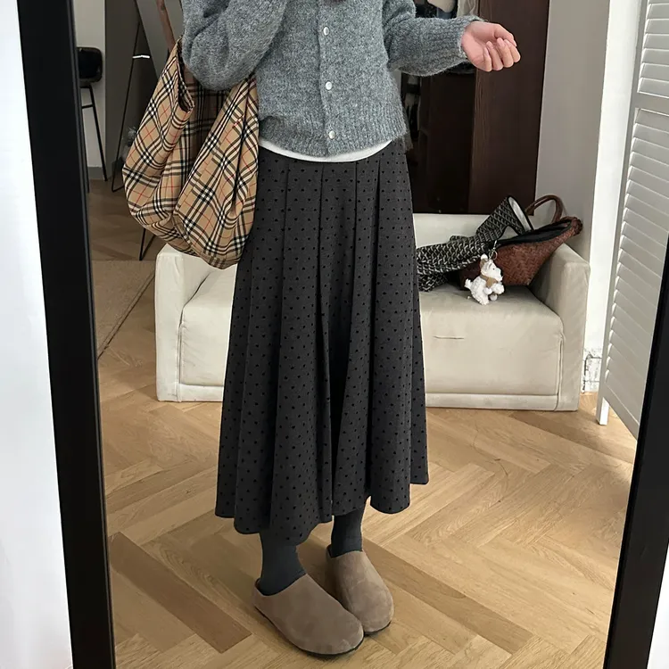 灰色波点半身裙中长款大码女装秋新款胖mm梨形身材遮胯a字百褶裙