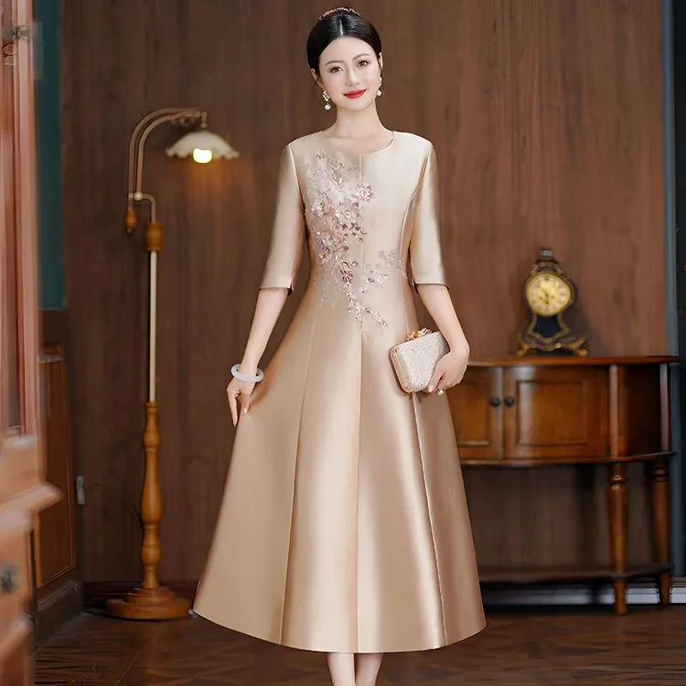 高端刺绣喜婆婆婚宴装礼服裙女2025新款妈妈敬酒服新娘宴会连衣裙