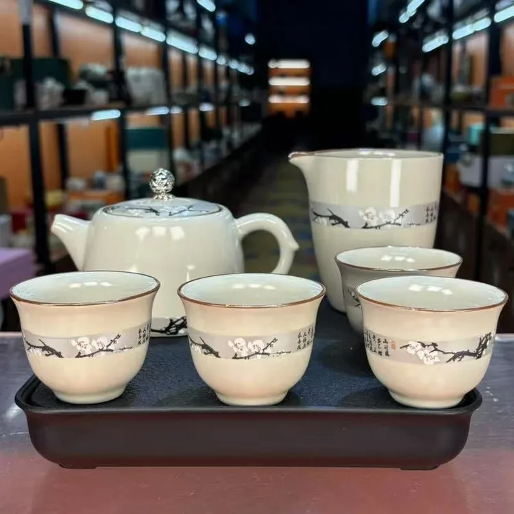 龙窑茶器  寒梅壶-米黄+公杯+4杯+盘            1637