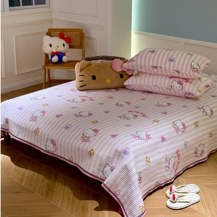 正版三丽鸥HelloKitty可爱卡通风全棉双层纱款绗缝工艺床盖三件套