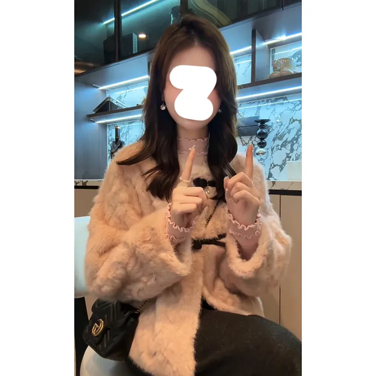 年轻款羊羔毛外套女冬短款韩系小个子皮毛一体减龄洋气毛绒厚上衣