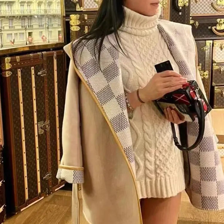 LouisVuitton/路易威登 棋盘格束腰连帽短款大衣