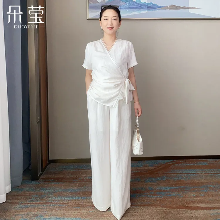 妈妈气质V领衬衫上衣女夏季新款阔腿直筒裤休闲宽松显瘦两件套装