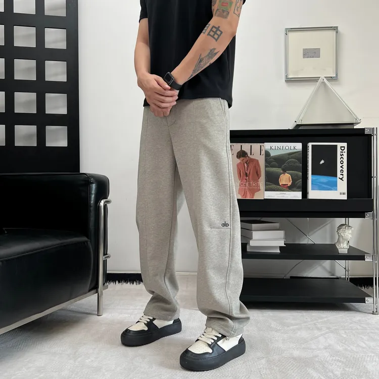 2025秋冬高品质宽松运动长裤男士休闲弯刀阔腿裤可束脚卫裤男潮