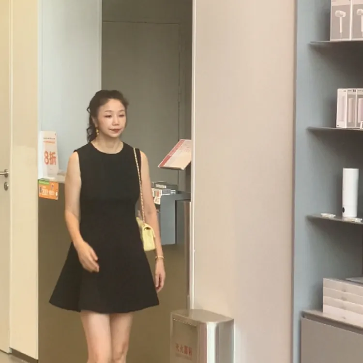 显瘦收腰短裙背心