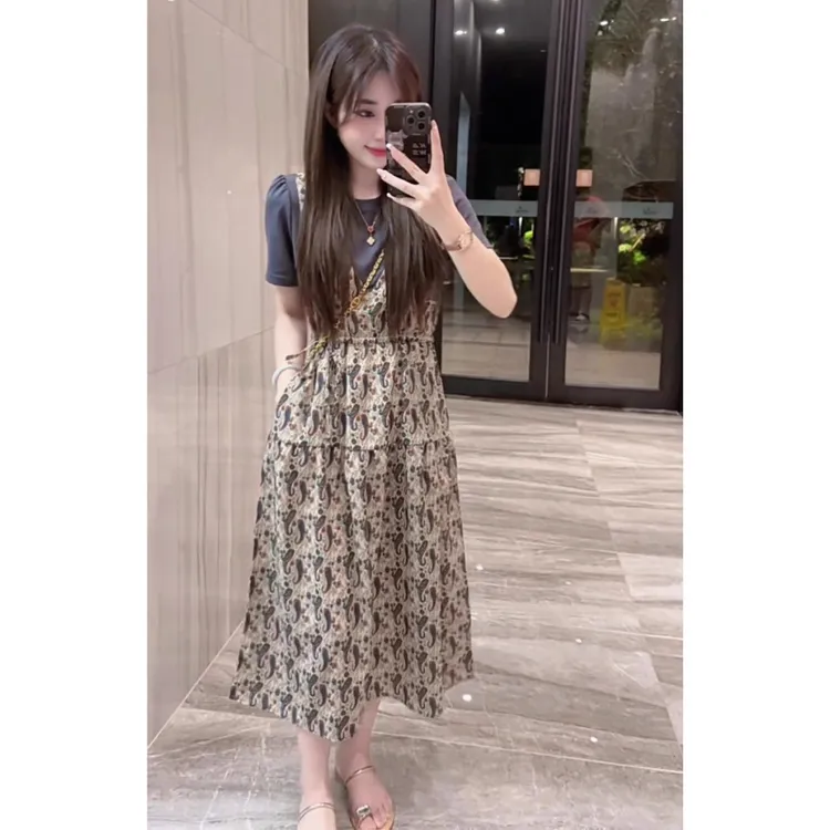 假两件连衣裙女吊带裙2025夏季新款气质碎花裙减龄显瘦连身裙长裙