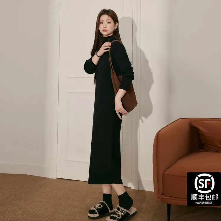 蓝语大码女装胖mm气质半高领显瘦黑色内搭连衣裙冬季中长款针织裙