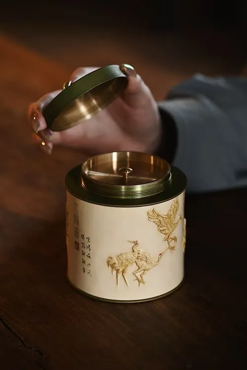 徐书建工作室-九鹤茶叶罐